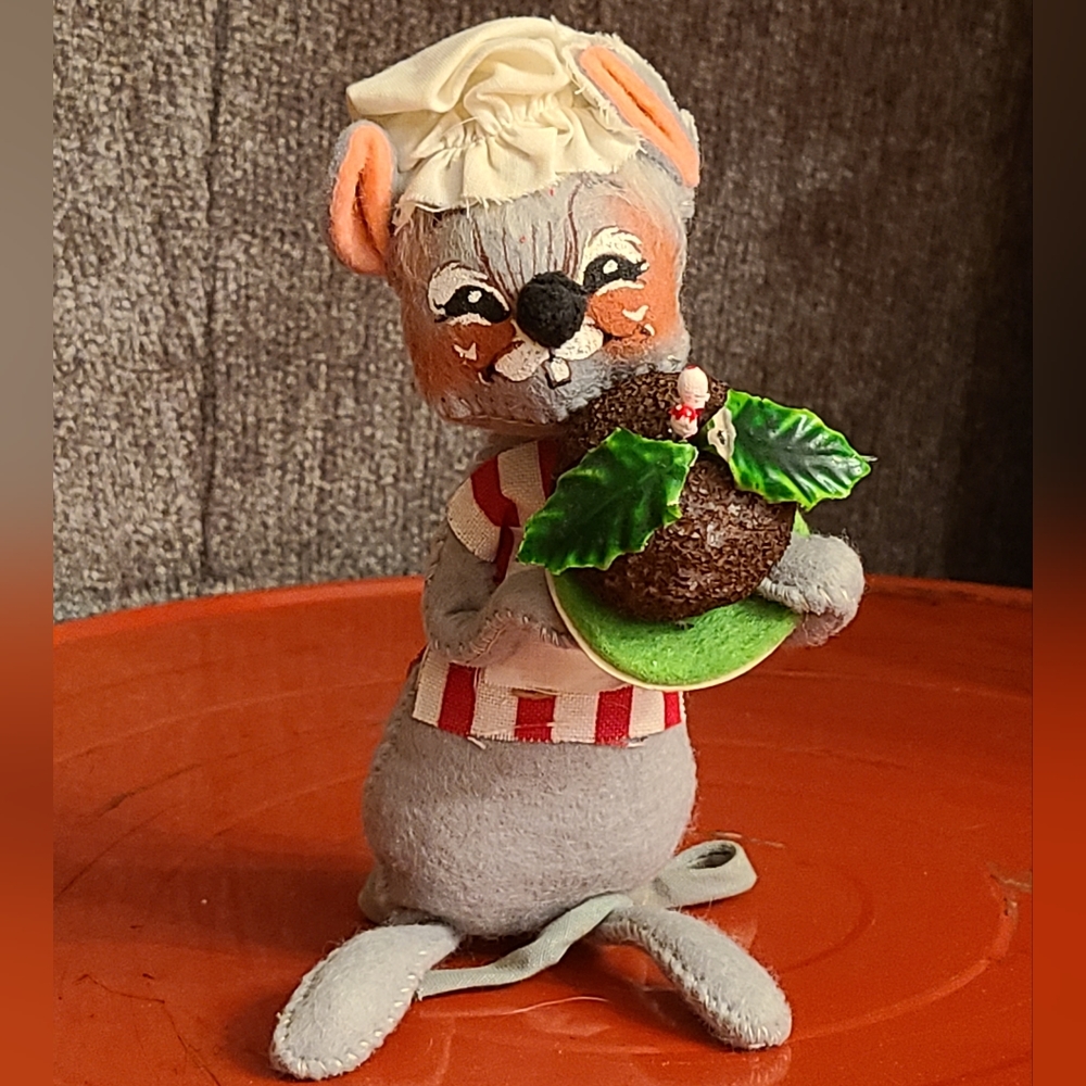 Vintage Annalee 7" Mouse Chocolate Chef Mobilitee Doll